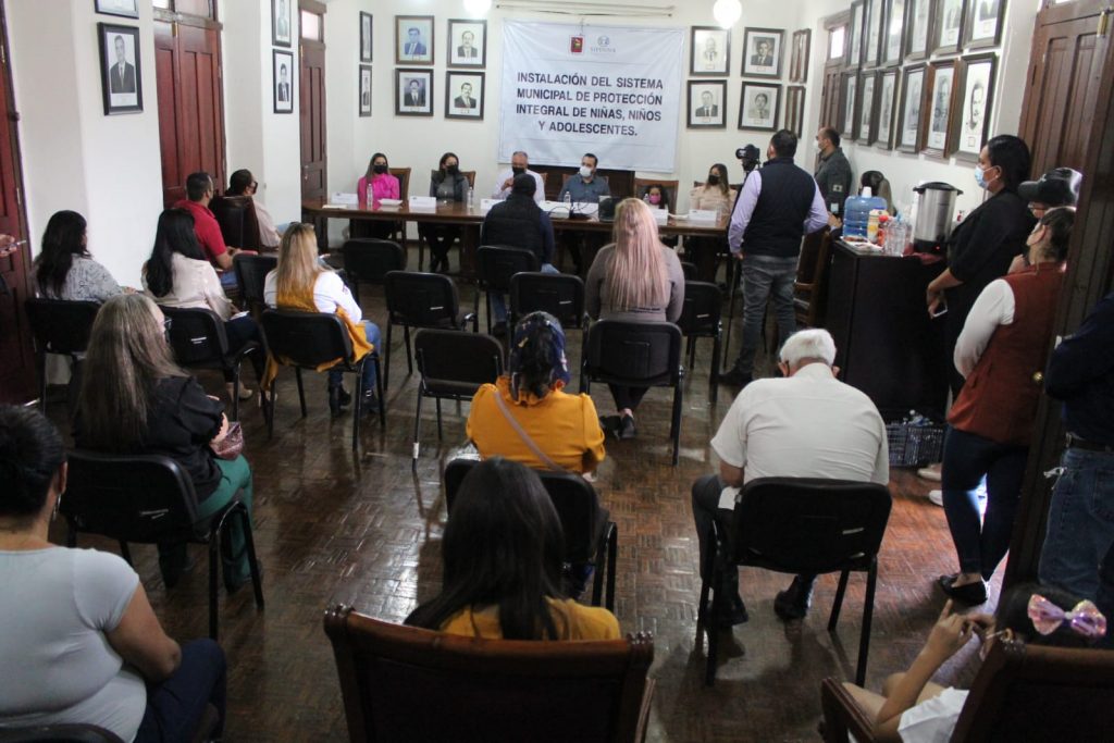 Ejercen su derecho Brianna y Pedro en nombre de la niñez y adolescencia de El Fuerte